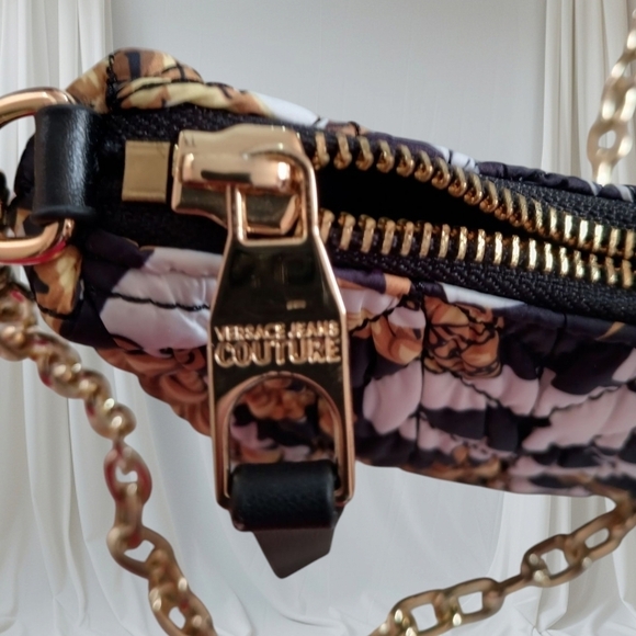 Versace Jeans Couture Quilted Crossbody Bag Gold Chain - Picture 8 of 12